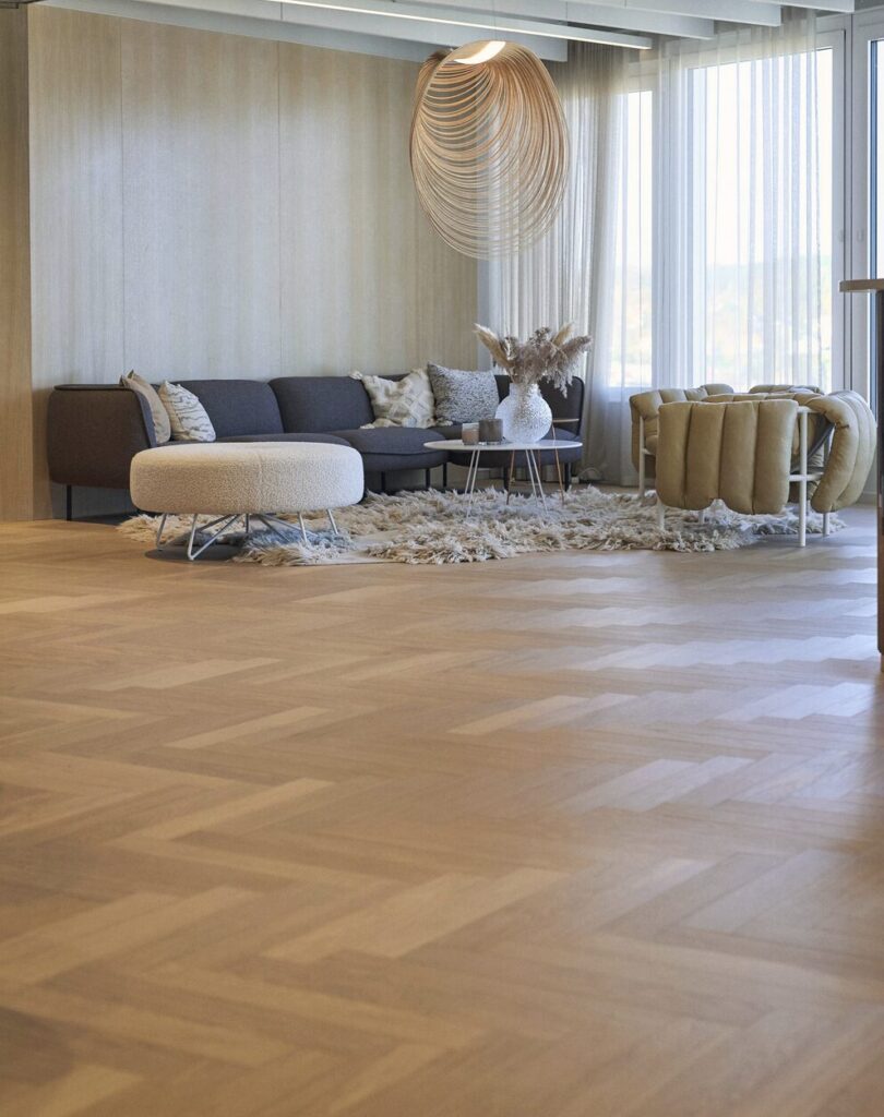Bjelin click flooring in Herringbone